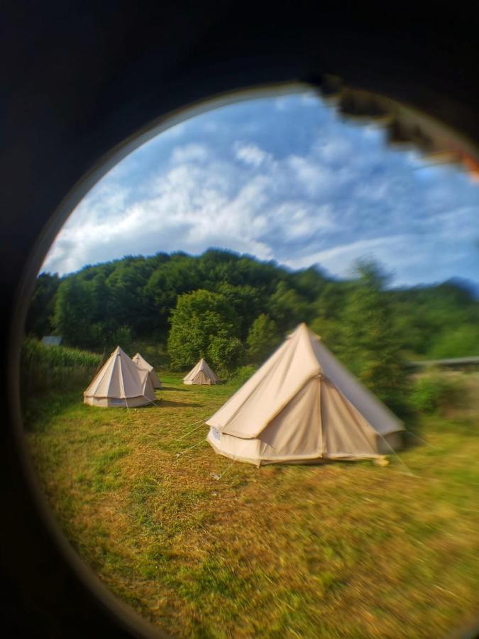 Luna Rock Glamping Brezoi - Blue Scai Hotell Eksteriør bilde