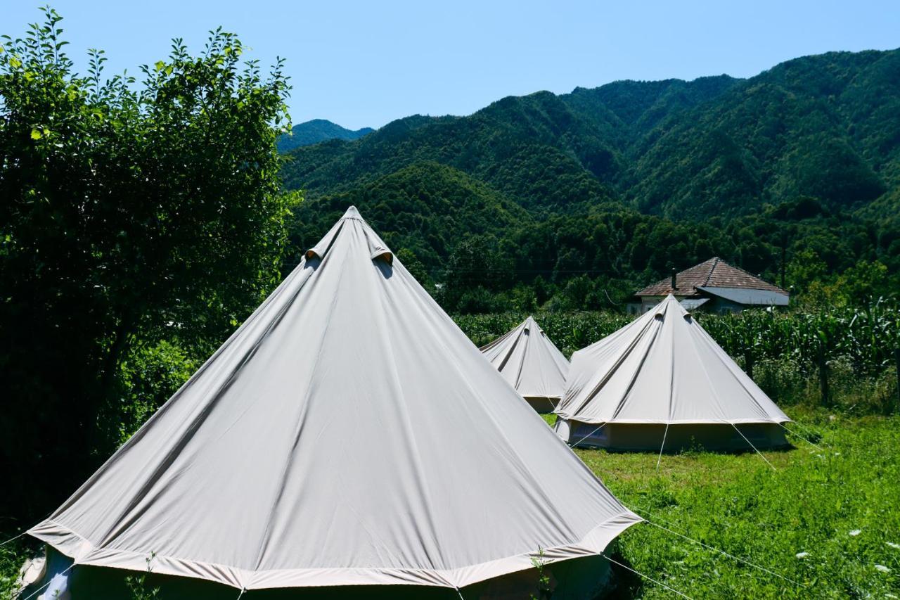 Luna Rock Glamping Brezoi - Blue Scai Hotell Eksteriør bilde