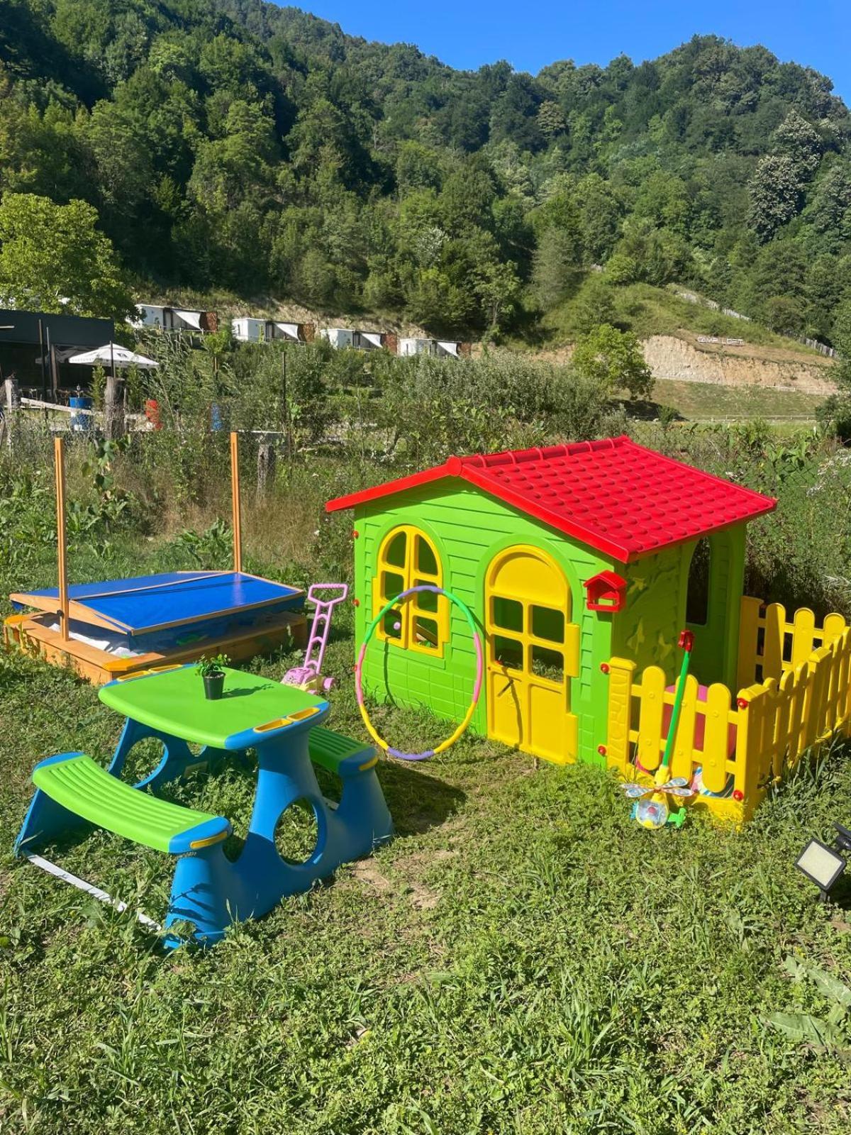 Luna Rock Glamping Brezoi - Blue Scai Hotell Eksteriør bilde