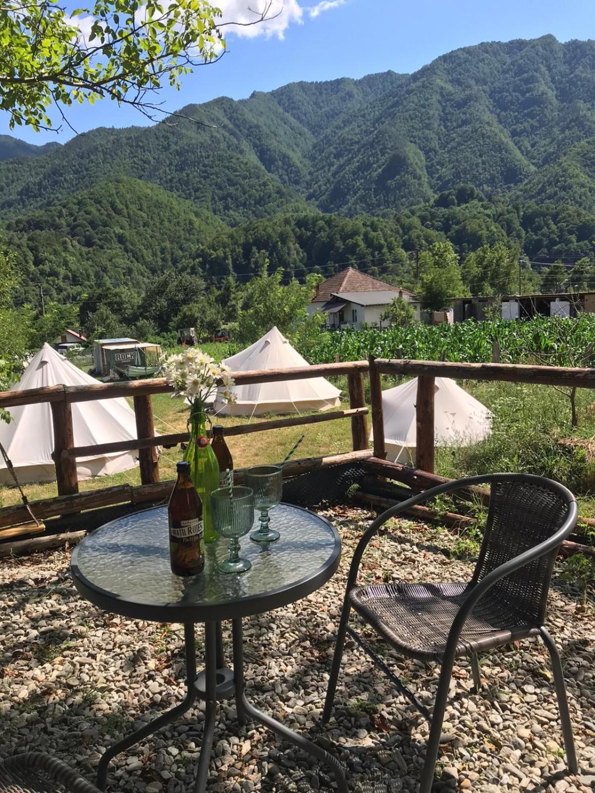 Luna Rock Glamping Brezoi - Blue Scai Hotell Eksteriør bilde