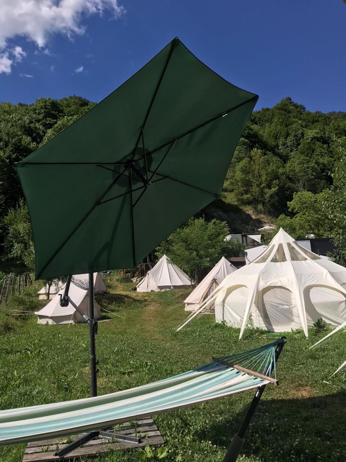 Luna Rock Glamping Brezoi - Blue Scai Hotell Eksteriør bilde