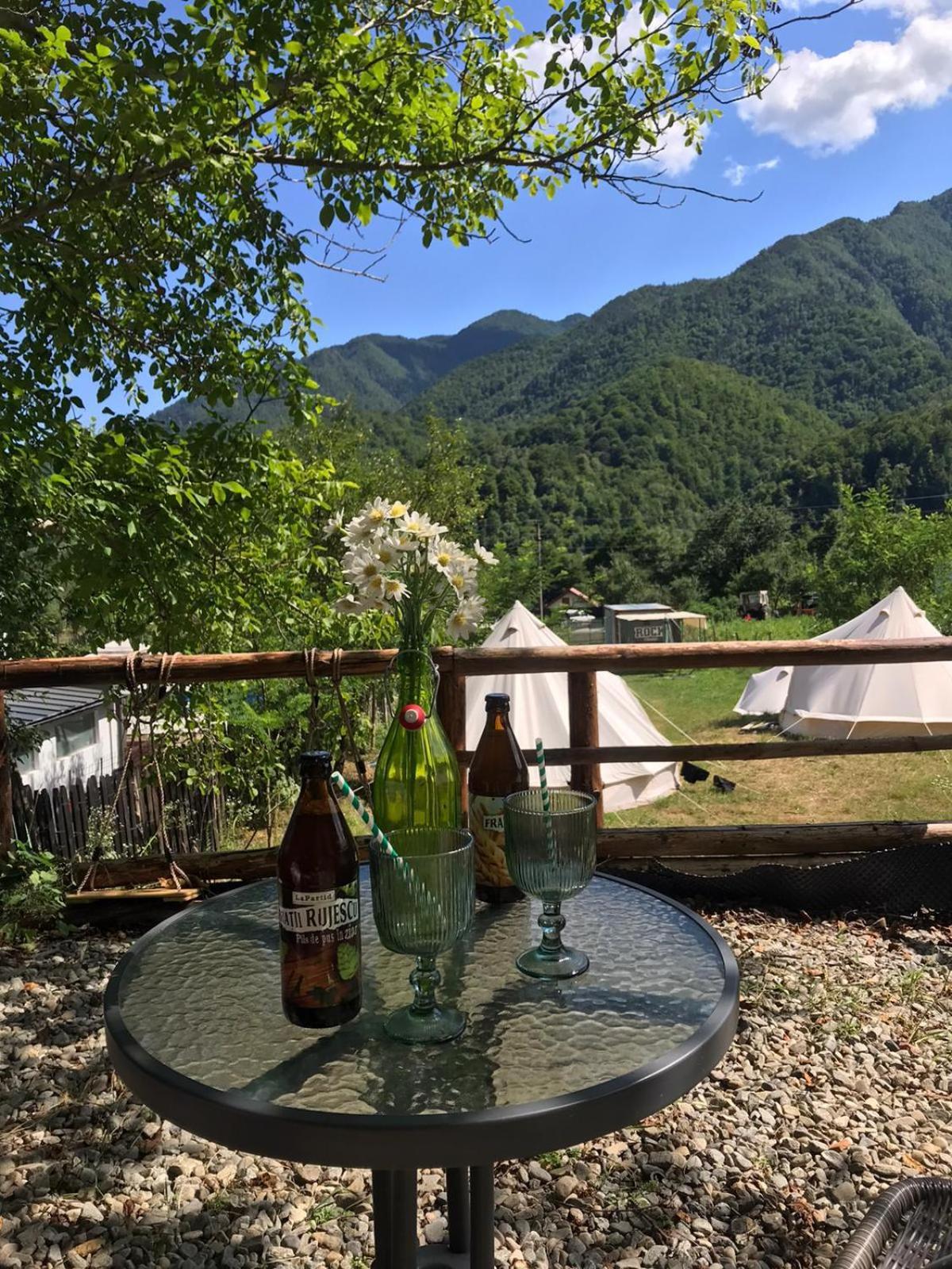 Luna Rock Glamping Brezoi - Blue Scai Hotell Eksteriør bilde